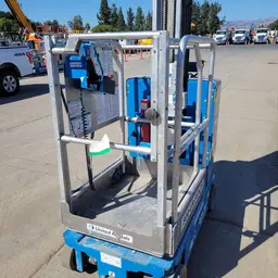 2017 Genie GR-20 Self-Propelled One-Person Lift