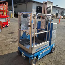 2017 Genie GR-20 Self-Propelled One-Person Lift