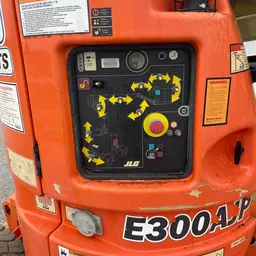 2013 JLG E300AJP Articulating Boom Lift