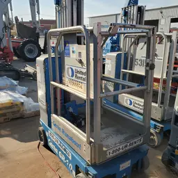 2017 Genie GR-20 Self-Propelled One-Person Lift