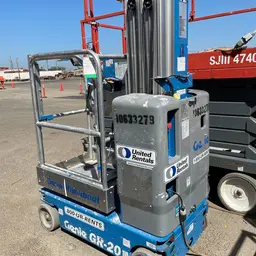 2017 Genie GR-20 Self-Propelled One-Person Lift