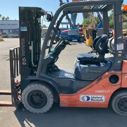 2015 Toyota 8FGU25 Warehouse Forklift