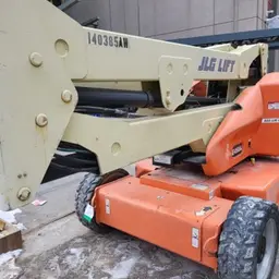 2014 JLG E450AJ Articulating Boom Lift