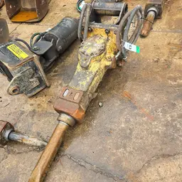 2016 Atlas Copco SB 452 Attachment