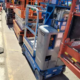 2018 Genie GR-12 Self-Propelled One-Person Lift