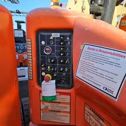 2012 JLG E400AJPN Articulating Boom Lift
