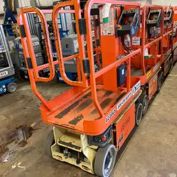 2018 JLG 1230ES Self-Propelled One-Person Lift