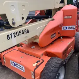2011 JLG E450AJ Articulating Boom Lift