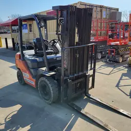 2018 Toyota 8FDU25 Warehouse Forklift
