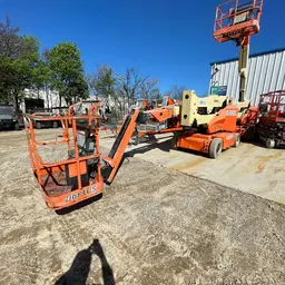 2013 JLG E400AJPN Articulating Boom Lift