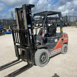2017 Toyota 8FDU30 Warehouse Forklift
