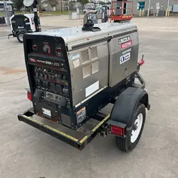 2019 Lincoln Electric VANTAGE 322 Welder