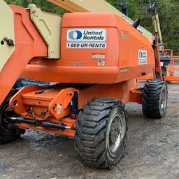 2013 JLG 800AJ Articulating Boom Lift