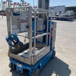 2016 Genie GR-20 Self-Propelled One-Person Lift