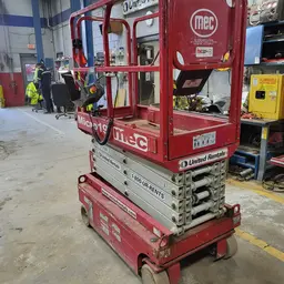 2018 MEC MICRO 19 Scissor Lift