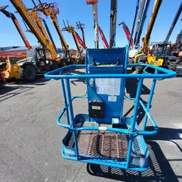 2013 Genie Z-40/23N RJ Articulating Boom Lift