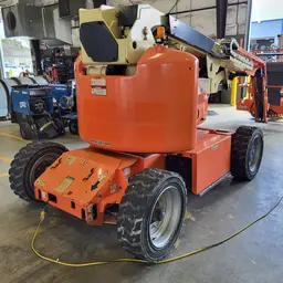 2018 JLG E450AJ Articulating Boom Lift
