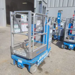 2016 Genie GR-20 Self-Propelled One-Person Lift