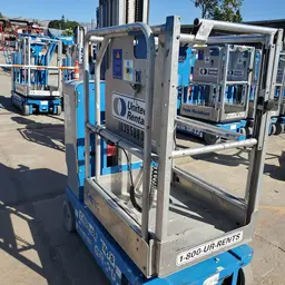 2015 Genie GR-20 Self-Propelled One-Person Lift