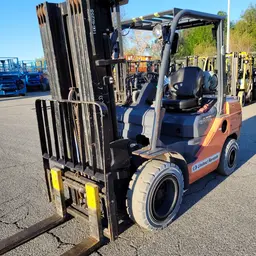 2017 Toyota 8FGU30 Warehouse Forklift