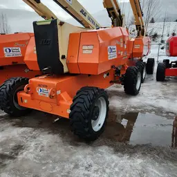 2014 JLG 800AJ Articulating Boom Lift