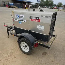 2019 Lincoln Electric VANTAGE 322 Welder