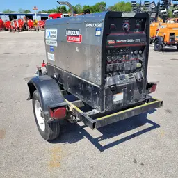 2020 Lincoln Electric VANTAGE 322 Welder