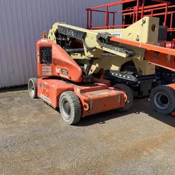 2014 JLG E400AJPN Articulating Boom Lift