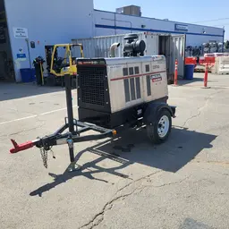 2019 Lincoln Electric VANTAGE 549 Welder