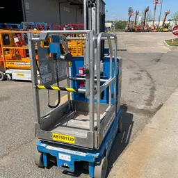 2017 Genie GR-20 Self-Propelled One-Person Lift