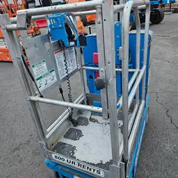 2016 Genie GR-12 Self-Propelled One-Person Lift