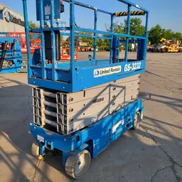 2017 Genie GS-3232 Scissor Lift
