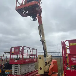 2013 JLG E400AJPN Articulating Boom Lift