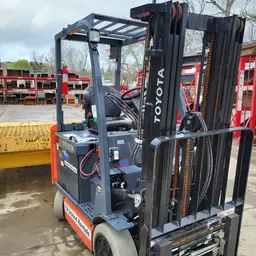 2018 Toyota 8FBCU25 Warehouse Forklift