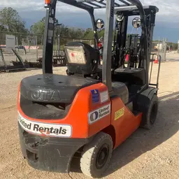 2017 Toyota 8FDU25 Warehouse Forklift