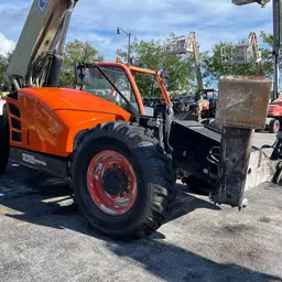 2015 JLG 1055 Forklift