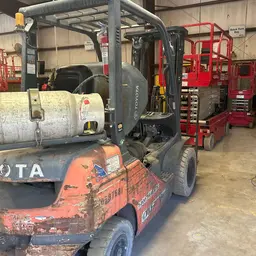 2017 Toyota 8FGU25 Warehouse Forklift