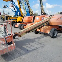 2014 JLG 400S Boom Lift