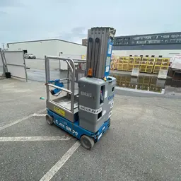 2016 Genie GR-20 Self-Propelled One-Person Lift