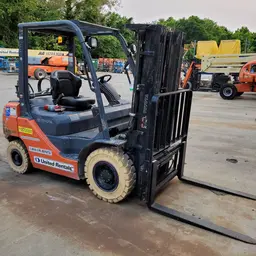 2017 Toyota 8FGU25 Warehouse Forklift
