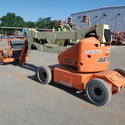 2014 JLG E450AJ Articulating Boom Lift