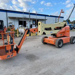 2013 JLG E450AJ Articulating Boom Lift