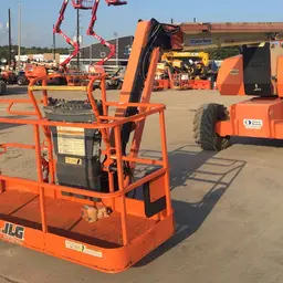 2013 JLG 800AJ Articulating Boom Lift