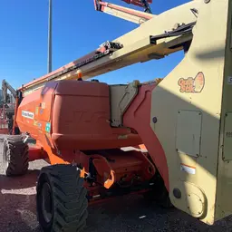 2013 JLG 800AJ Articulating Boom Lift