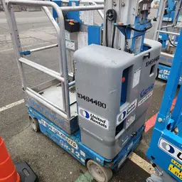 2016 Genie GR-12 Self-Propelled One-Person Lift
