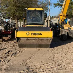 2017 BOMAG BW211D-5 Single Drum Roller