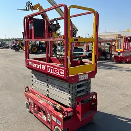2018 MEC MICRO 19 Scissor Lift