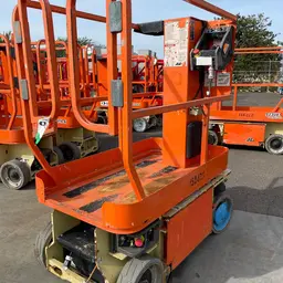 2015 JLG 1230ES Self-Propelled One-Person Lift