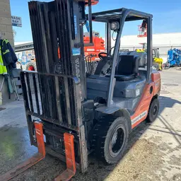 2017 Toyota 8FGU30 Warehouse Forklift