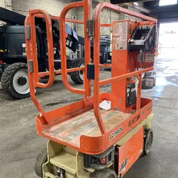 2015 JLG 1230ES Self-Propelled One-Person Lift